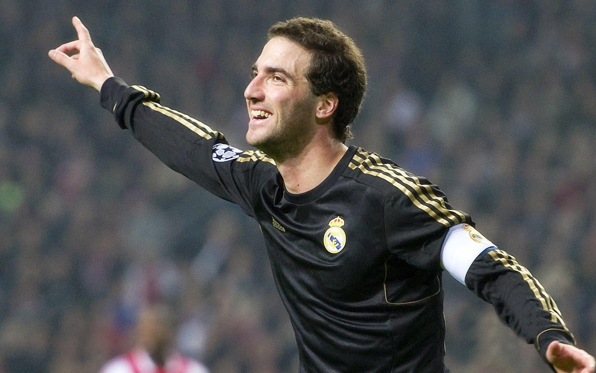 美记揭秘杨瀚森试训现场，语言隔阂难掩天赋，沉默中见证联盟未来曙光