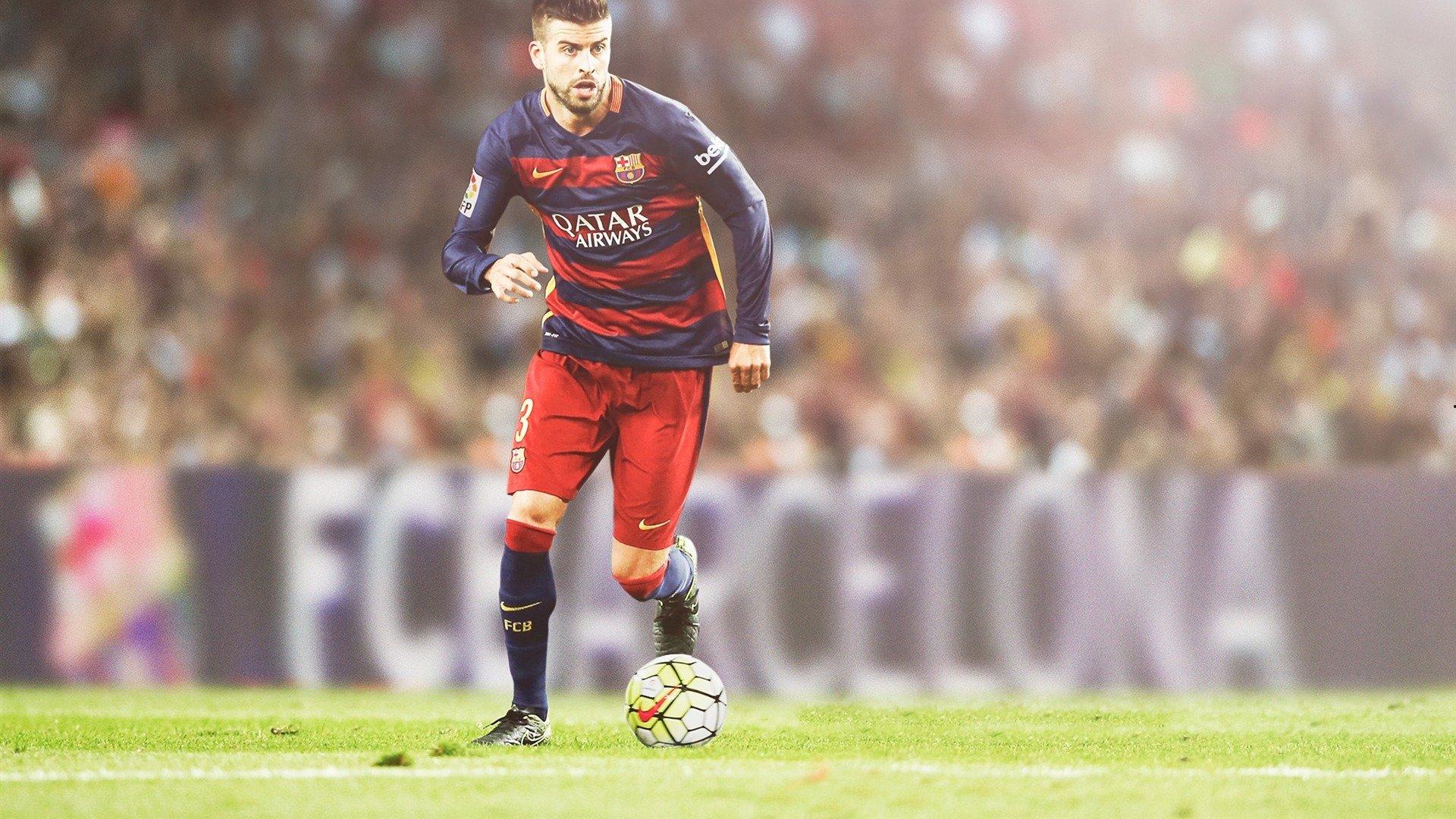 利物浦新赛季客场球衣谍照曝光，奶油白色主体搭配红色Logo，引发球迷热议